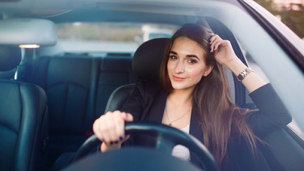 لاتعجل فإن في العجلة الندامة وفي التأني السلامة