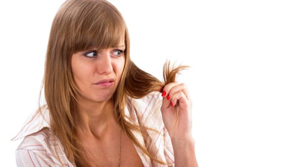 يمكن أن تظهر للشعر وفروة الرأس رائحة كريهة كأيّ جُزءٍ من أجزاء الجسم