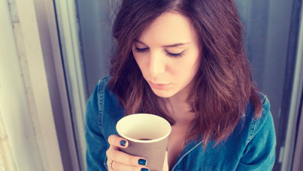 الكافيين الموجود في القهوة يرفع معدل هرمون الكورتيزول Cortisol.