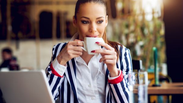 قد يكون سبب الصداع نقصا في احد الفيتامينات