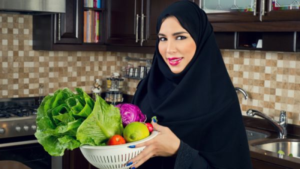 تناول السَّلطات قبل غيرها من أنواع الطعام يحافظ على الوزن
