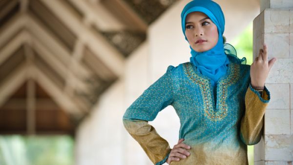 طرق تعطير الطرح والإيشاربات لفترات طويلة
 طرق تعطير الطرح والإيشاربات لفترات طويلة