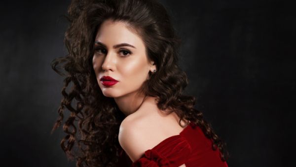 لتقوية عضلات الوجه شدّي وجهك كأنك في حالة غضب لمدة 4 ثوانٍ

