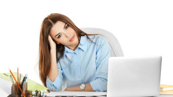 نصف النساء تقريبًا محرومات من النوم ويعانينَ بصمت،