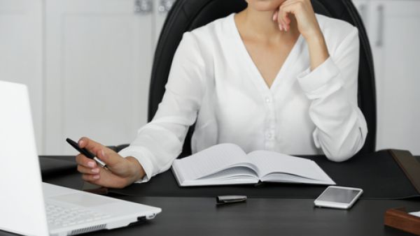 المرأة المُنتِجة تستشعر كذلك قدراتها ومهاراتها العديدة