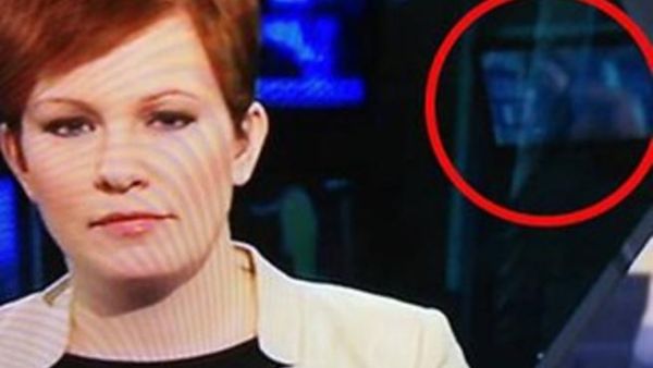 مشهد إباحي خلال خبر عن سوريا على قناة سويدية