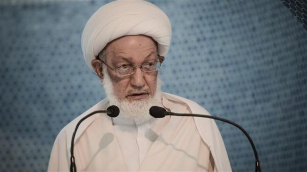 Bahrain's top Shia cleric Sheikh Isa Qassim. (AFP/File)