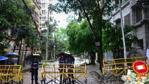 Congregation leader Maolana Fariduddin Masoud said no prayer-goers had been injured in the attack, which happened more than a kilometer away from the main congregation. (AFP/File)