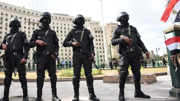 Members of the Egyptian police special forces stand guard on Cairo's landmark Tahrir Square on January 25, 2016. (AFP/File)