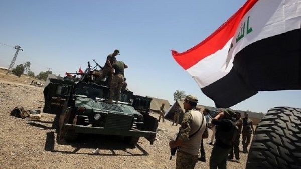 Iraqi security forces on the outskirts of Fallujah prepare to liberate the city. (AFP/File)