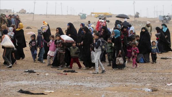 Last week, Iraqi authorities opened the Hammam al-Alil camp for service in southeastern Mosul with a capacity of 4,000 families from western Mosul. (AFP/File)