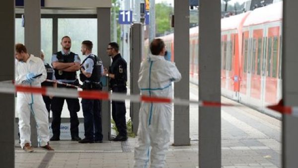 Police at the crime scene in Grafing station. (AFP/File) 