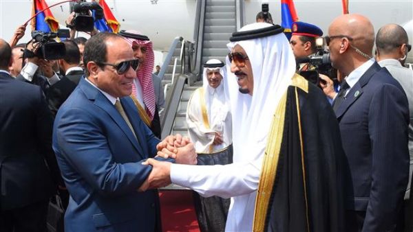 A handout picture released by the Egyptian Presidency on April 11, 2016 shows Saudi King Salman shaking hands with Egyptian President Abdel Fattah el-Sisi before leaving Cairo’s international airport. (AFP/File) A handout picture released by the Egyptian Presidency on April 11, 2016 shows Saudi King Salman shaking hands with Egyptian President Abdel Fattah el-Sisi before leaving Cairo’s international airport. (AFP/File)