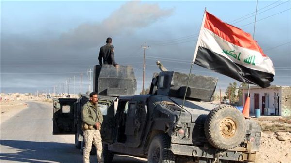 Iraqi forces patrol the outskirts of Ramadi. (AFP/File)