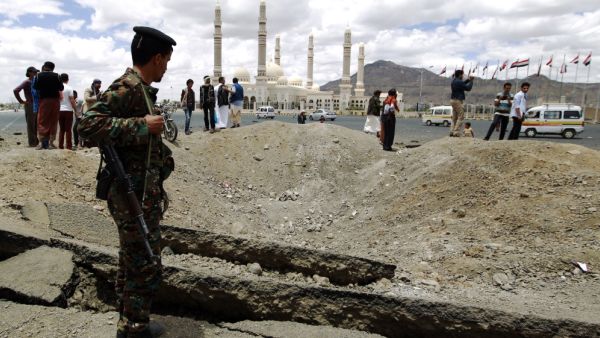 More than 1,500 people have been killed since mid-March in coalition attacks and fighting between the Houthis and Hadi loyalists. (AFP/File)