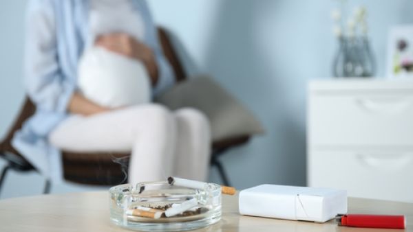على كل حامل أن تعرف أن عدم التدخين يقلل من خطورة إصابتها بمرض السرطان
