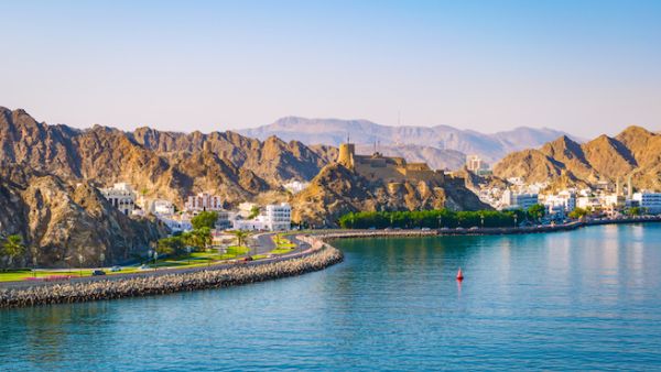 Companies with unclear Omanization policies will be given a yellow signal, while companies that fall short of meeting their quotas will receive a red signal, barring them from moving forward with hiring expat employees. (Shutterstock)