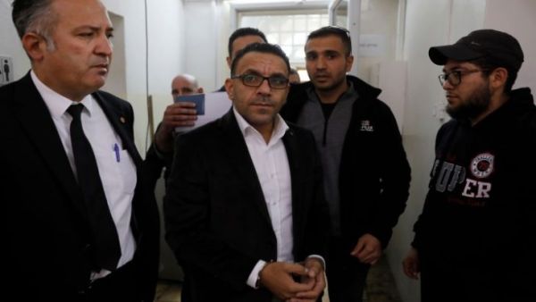 الإفراج عن عدنان غيث، محافظ القدس