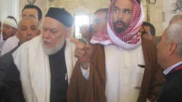 الامير الاردني غازي والمفتي في الاقصى