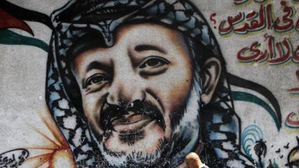 رفض عرفات في كامب ديفيد (عام 2000) التوقيع على اتفاق للسلام