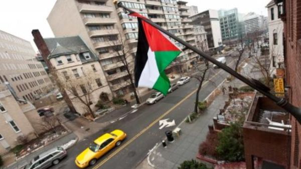 العلم يرفرف فوق الممثلية/عن صحيفة القدس المقدسية