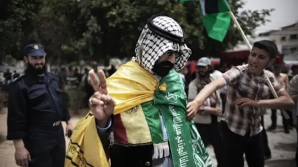 الفلسطينيون يحتفلون بالمصالحة بين فتح وحماس