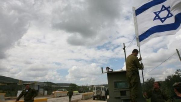 حاجز للجيش الاسرائيلي بالقرب من نابلس في الضفة الغربية
