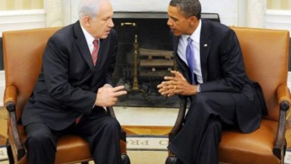 الرئيس الاميركي باراك اوباما مستقبلا رئيس الوزراء الاسرائيلي بنيامين نتانياهو في البيت الابيض الاربعاء
