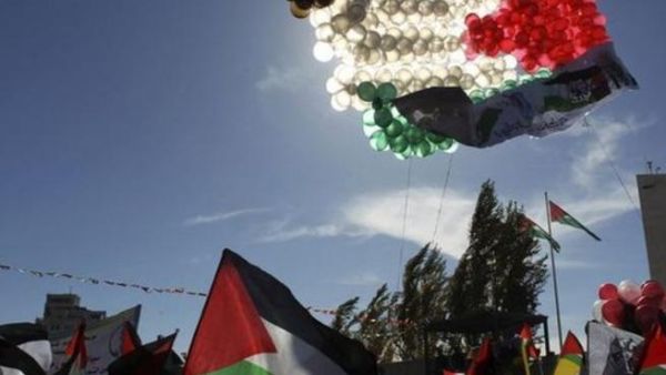 Balloons in the shape of Palestinian flags were launched. [monitor]