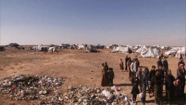فتح ممرين “إنسانيين” للنازحين المقيمين في مخيم “الركبان” السوري