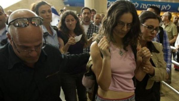 وصول ناشطين مؤيدين للفلسطينيين لمطار بن غوريون 