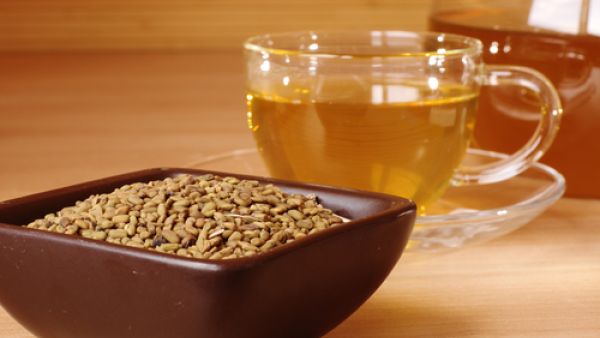 تناول الحلبة خلال الدورة الشهرية يساعد على نزول الدورة وتنظيمها


