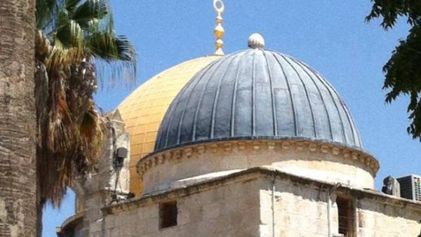 جماعات متطرفة تدنس الاقصى يوم الاربعاء