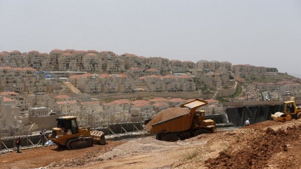 A general view of the Israeli West Bank settlement of Beitar Illit, near the Palestinian town of Bethlehem, on May 17, 2016. (AFP/Ahmad Gharabli)