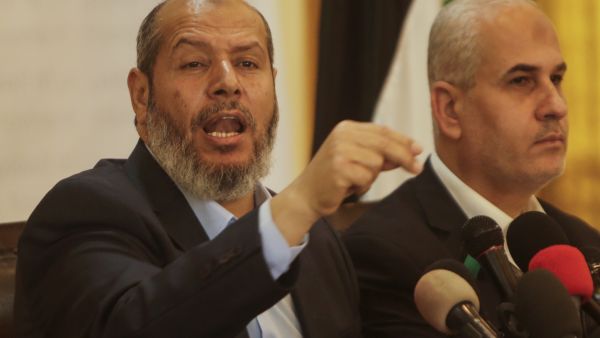 Senior political leader of the Palestinian Islamist movement Hamas, Khalil al-Hayya, holds a press conference on April 18, 2017, in Gaza City. (AFP/Mahmud Hams) 