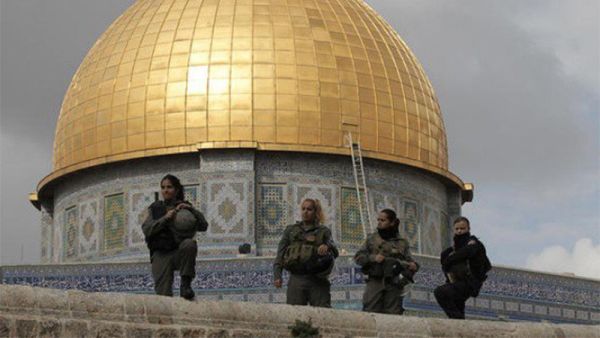 Israeli security forces stand guard near Jerusalem's Dome of the Rock in the Al Aqsa mosque compound. (AFP)