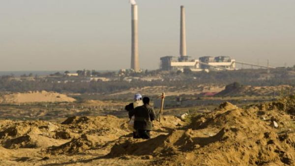 Palestinian workers, close to the Israeli border.