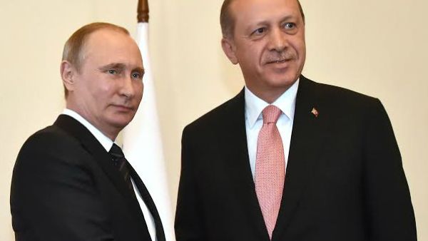 Putin welcomes his Turkish counterpart Erdogan (AFP/File Photo)