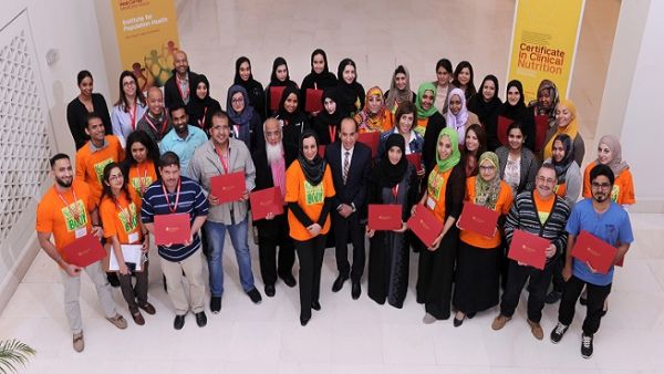 المشاركون مع المشرفين على دورة شهادة في التغذية الإكلينيكية المشاركون مع المشرفين على دورة شهادة في التغذية الإكلينيكية
