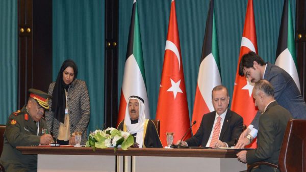 Emir of Kuwait Sheikh Sabah Al-Sabah and Turkish President Recep Tayyip Erdogan during the signing ceremony in Ankara. (QNA)