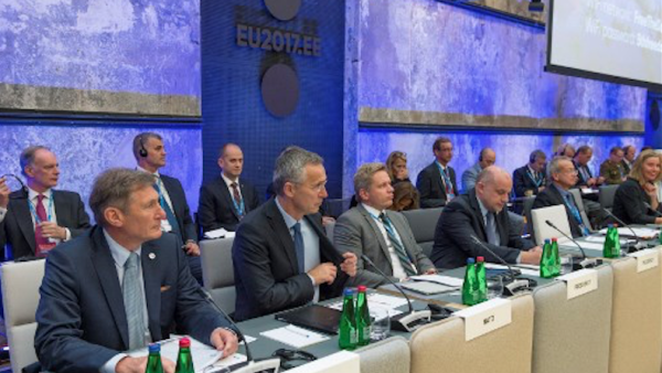 Chairman of the EU’s political and security committee Walter Stevens (L), NATO Secretary General Jens Stoltenberg (2ndL), Estonian Defence Minister Juri Luik (3rdR) /AFP