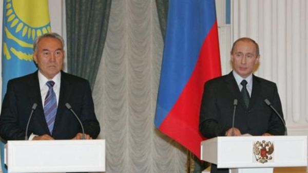 بوتين في لقاء مشترك مع الرئيس الكازاخي نور سلطان نزاربايف في استانا