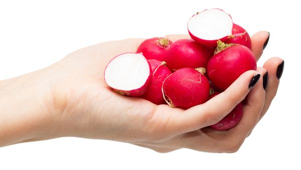من فوائد عصير الفجل للكلى أنه يحسن صحة الكلى ويحافظ عليها