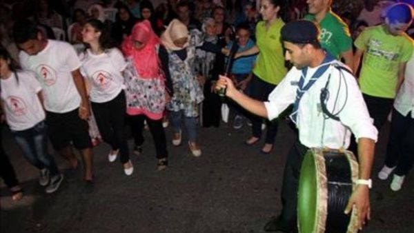 "حلقة دبكة أثناء المهرجان الصيداوي (محمد صالح).
