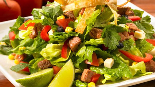 سلطة الذره والخس: