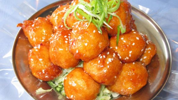 كرات الدجاج بالسمسم كرات الدجاج بالسمسم