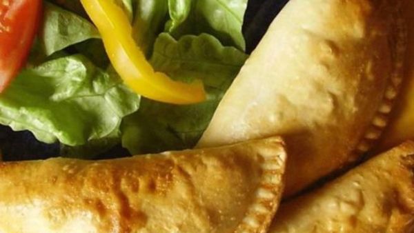 معجنات الزعتر والجبنه معجنات الزعتر والجبنه