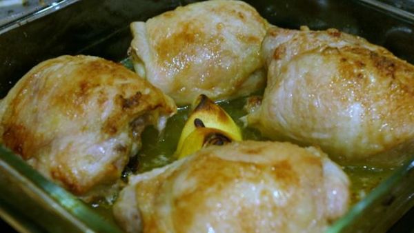 أوراك الدجاج المتبلة أوراك الدجاج المتبلة