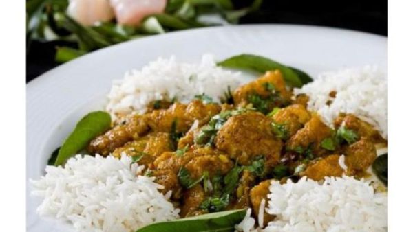 السمك بصلصة الكاري