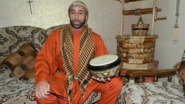 مسحراتي مدينة "عكا" الفلسطينية مسيحي